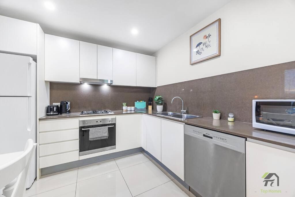 Apartment Sunshine In Canterbury Near To Campsie Sydney