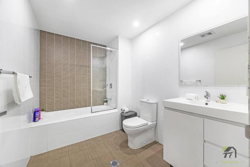 Apartment Sunshine In Canterbury Near To Campsie Sydney
